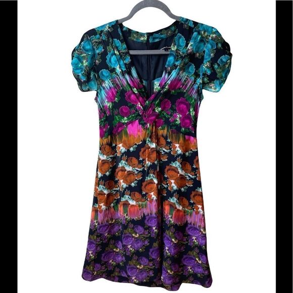 𝅺NANETTE Lepore 100% silk V-neck dress size 2 - Picture 1 of 12